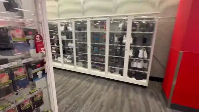 REASON WHY THEY STAGE 99.9% OF THE STORE LOOTING - NO MARK NO PURCHASE